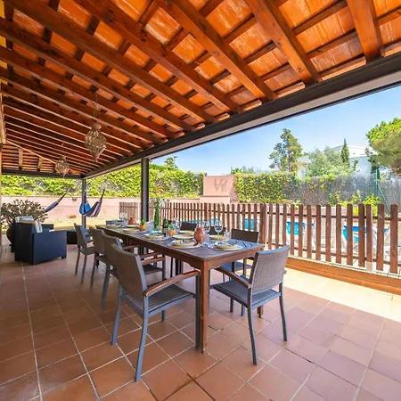 Margot Lux, Ideal Familias, Piscina&aircon *