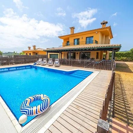 Margot Lux, Ideal Familias, Piscina & Aircon Villa Lloret de Mar
