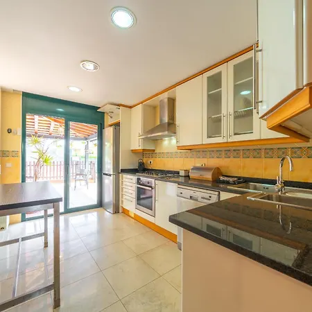 Villa Margot Lux, Ideal Familias, Piscina & Aircon *